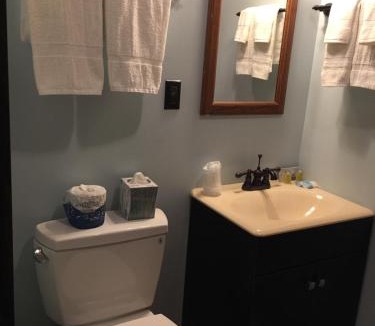 Warrensburg Hotel | Warrensburg Inn & Suites - 6 Mi to Lake George