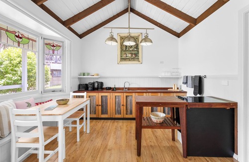 Healesville House | Warroonga Cottage Yarra Valley