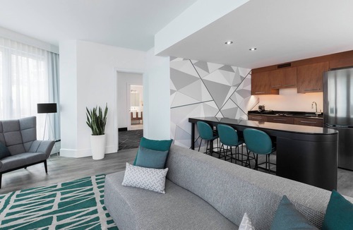 Downtown Montreal Apartment | Warwick Le Crystal - Montréal