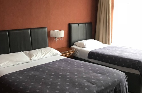 Tolworth Cabin | Warwick Lodge