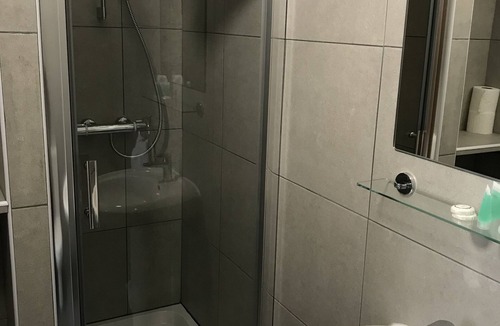 Tolworth Cabin | Warwick Lodge