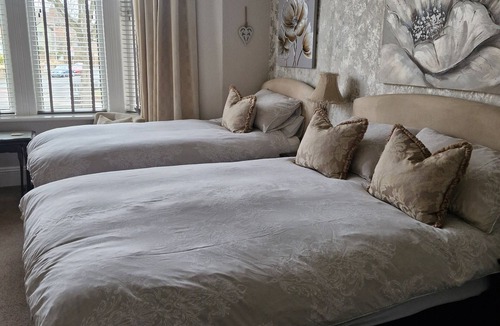 Carlisle Bed & Breakfast | Warwick Lodge Guesthouse