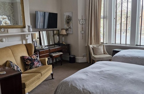 Carlisle Bed & Breakfast | Warwick Lodge Guesthouse