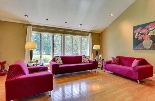 Warwick House | Warwick Vacation Rental with Private Yard and Fire Pit