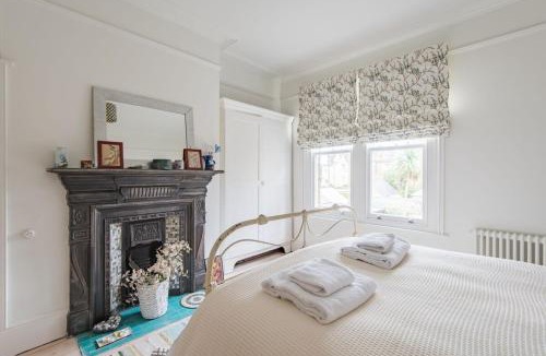 Deal House | Warwick Villa