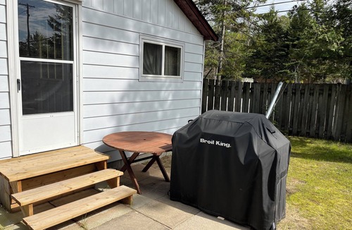 Wasaga Beach Cottage | Wasaga Beach Great Family Cottage-minimum stay 28 days