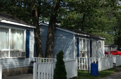 Wasaga Beach Cottage | Wasaga Beach Walk to Beach! Free Parking!Free Wifi!