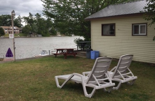 Wasaga Beach Cottage | Wasaga Beach Waterfront 2 bedroom Cottage - Ash Lane Cottages