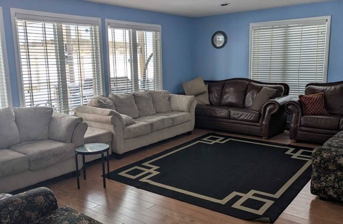 Wasaga Beach House | Wasaga Waterfront, 30 min drive to collingwood/blue mountains