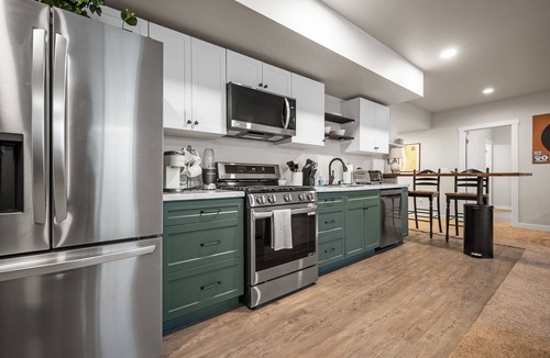 Mountain Green House | Wasatch Peak Chateau R3b| Snowbasin Skiing |Unit B