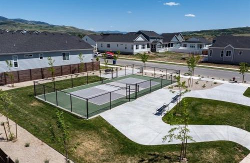 Mountain Green House | Wasatch Peak Chateau Unit A with Pool and Hot Tub