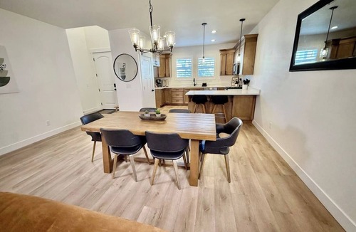Salt Lake County House | Wasatch View Getaway | Theater & Spa Suite