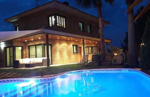 Canyelles Villa | Washingtonia Villa near Sitges