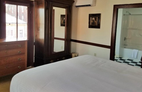 Princess Anne Hotel | Washington Inn & Tavern