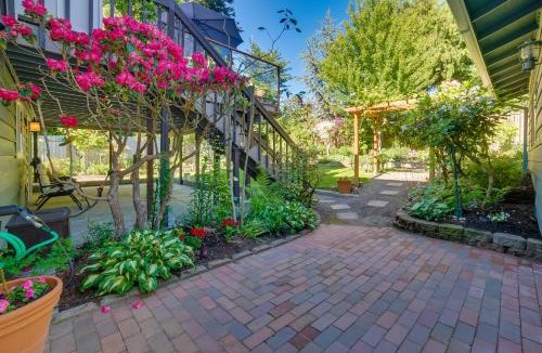 Westgate House | Washington Vacation Rental with Covered Patio