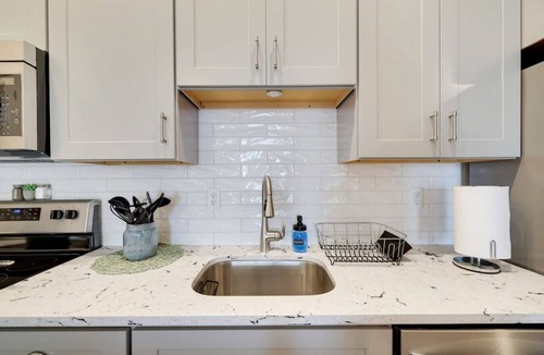 East Stroudsburg Apartment | Washington212 · Bohemian Paradise - King Suite