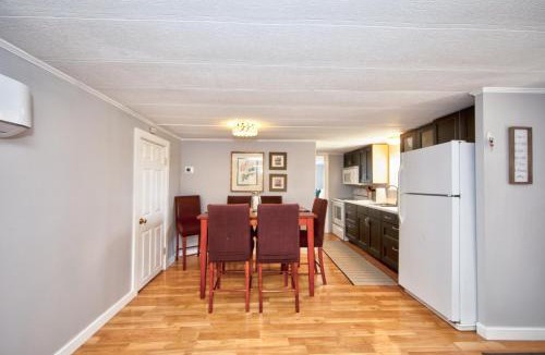 Bel Air Apartment | Watch Deer from a Farm Cottage