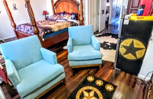 Nassau Bay Cabin | Water Access Lodge Manion 5 themed bedroom - Texas, Pan Am, Santa, Deer & Nasa