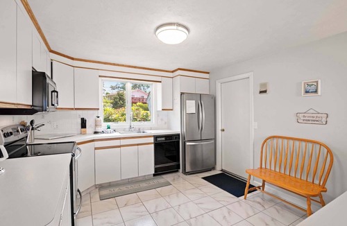 West Dennis House | Water Access, Sunsets, Walk to Restaurants!