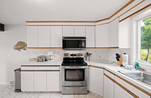 West Dennis House | Water Access, Sunsets, Walk to Restaurants!