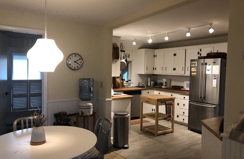 Guilford House | Water, Charm, Shore, Relaxation. Steps to Beach!