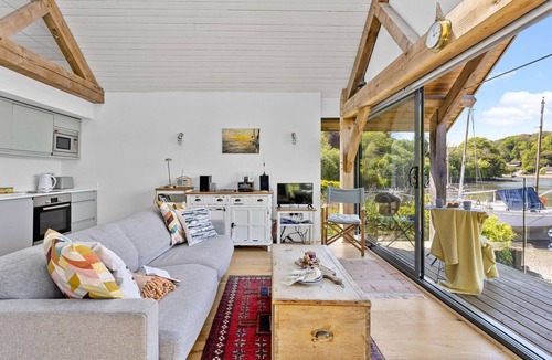 Dittisham Cottage | Water Edge Boathouse - On the River Dart