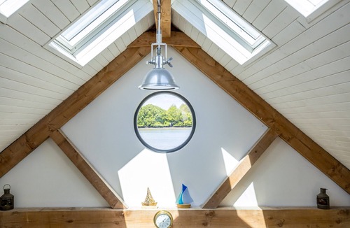 Dittisham Cottage | Water Edge Boathouse - On the River Dart