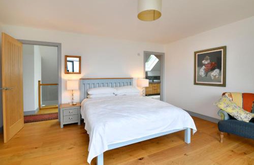 Dittisham Bed & Breakfast | Water Edge