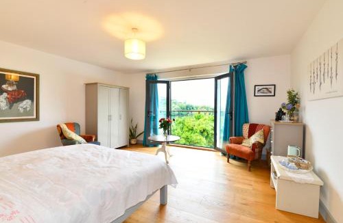 Dittisham Bed & Breakfast | Water Edge