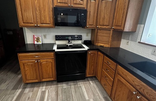 Linn Valley House | WATER FRONT/4-Bedroom House/Linn Valley, KS