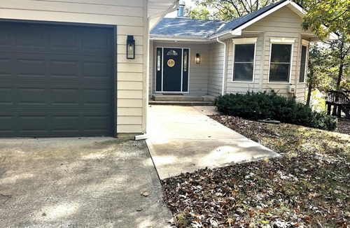 Linn Valley House | WATER FRONT/4-Bedroom House/Linn Valley, KS
