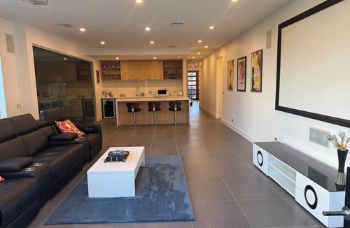 North Shore House | Water Front at Geelong Holiday K Villa