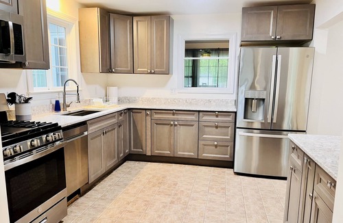 Kilmarnock House | Water front Bungalow w/private dock