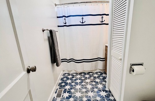 Kilmarnock House | Water front Bungalow w/private dock