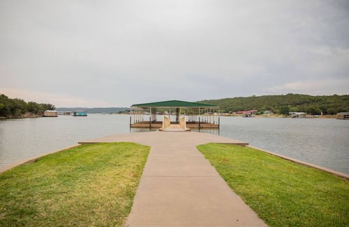 Graham Cabin | Water front cabin #15 Cabin in Graham, steps from Possum Kingdom Lake