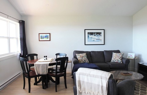 Anglo Rustico Cottage | Water Front Cottage- 10 Min Walk To Barachois Beach, Minutes to North Rustico
