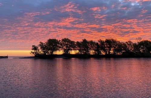 Wolcott Cottage | Water front cottage