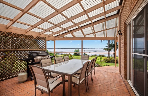 Gorokan House | Water Front Holiday House