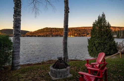 Saint-Damien Ski Chalet | Water Front, hot tub with sunset, beach private