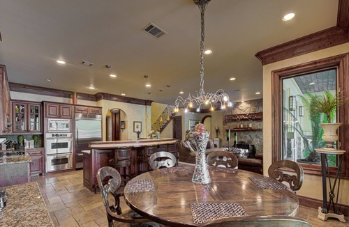 Oak Shores On Lake Austin House | WATER FRONT LAKE AUSTIN ESTATE