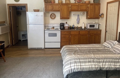 Warsaw Apartment | Water front Lake of the Ozarks Studio Apartment