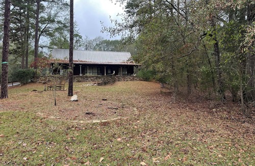 Hawkins House | Water front Lakehouse with dock on beautiful Lake Hawkins