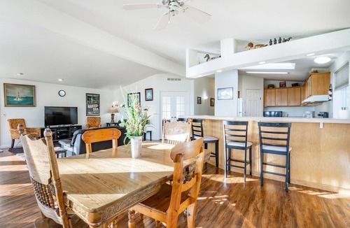 Birch Bay House | Water front, private beach, King bed, Jacuzzi tub in master bedroom BBH8242