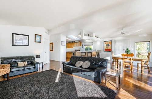 Birch Bay House | Water front, private beach, King bed, Jacuzzi tub in master bedroom BBH8242