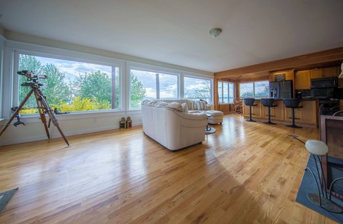 Des Moines House | Water Front Property