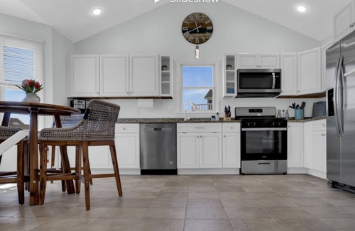 Ortley Beach House | Water front with Hot tab ! Enjoy Jersey short summer