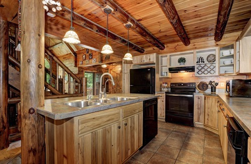 Columbia Cabin | Water Gap Log House