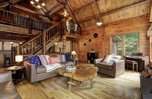 Columbia Cabin | Water Gap Log House