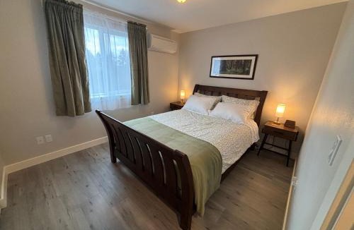 Tracyton Apartment | Water & Mountain Views - Family & Pet Friendly