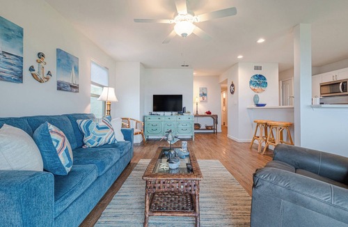 Harbor Oaks House | Water`s Edge ~ 1st Floor Condo with Waterview ~